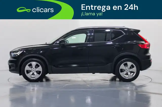 Volvo XC40 view 8