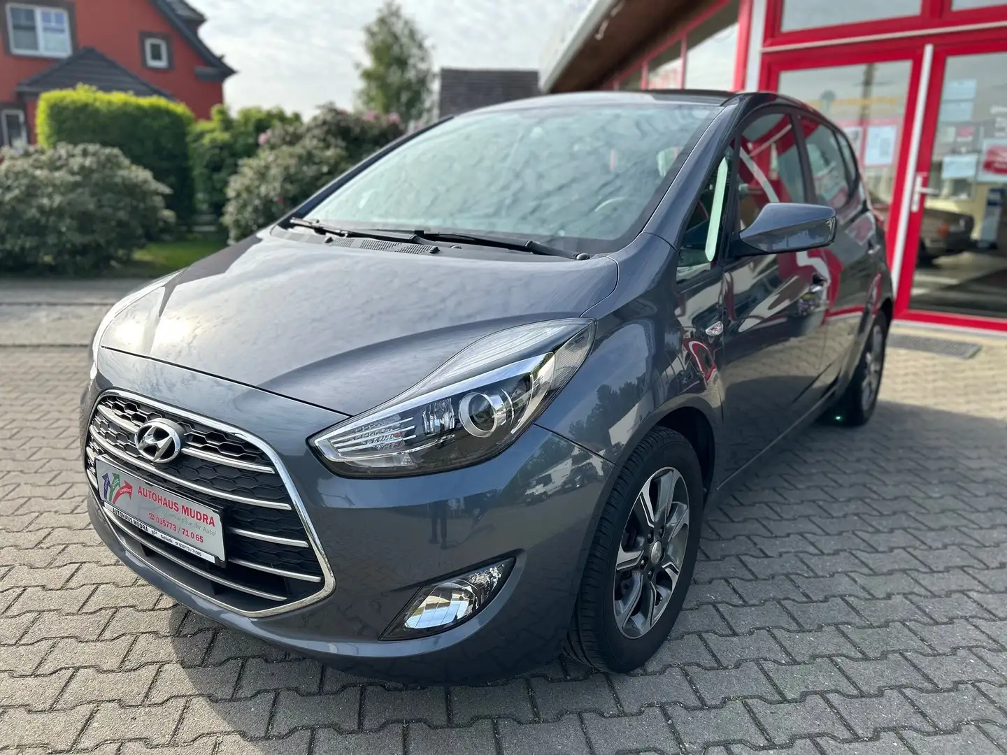 Hyundai iX20 1.4 blue Trend Grijs - 2