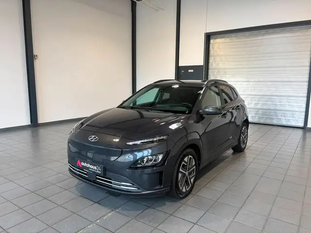 Hyundai Kona view 3