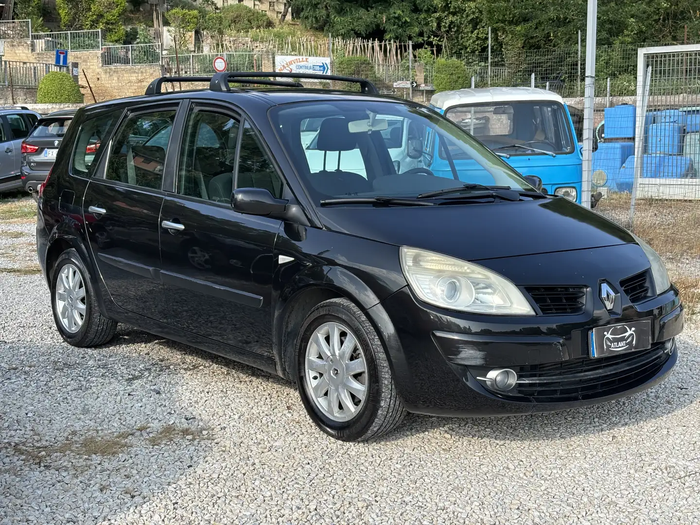 Renault Grand Scenic 1.9 dCi-130CV PlayStation Portable Noir - 1