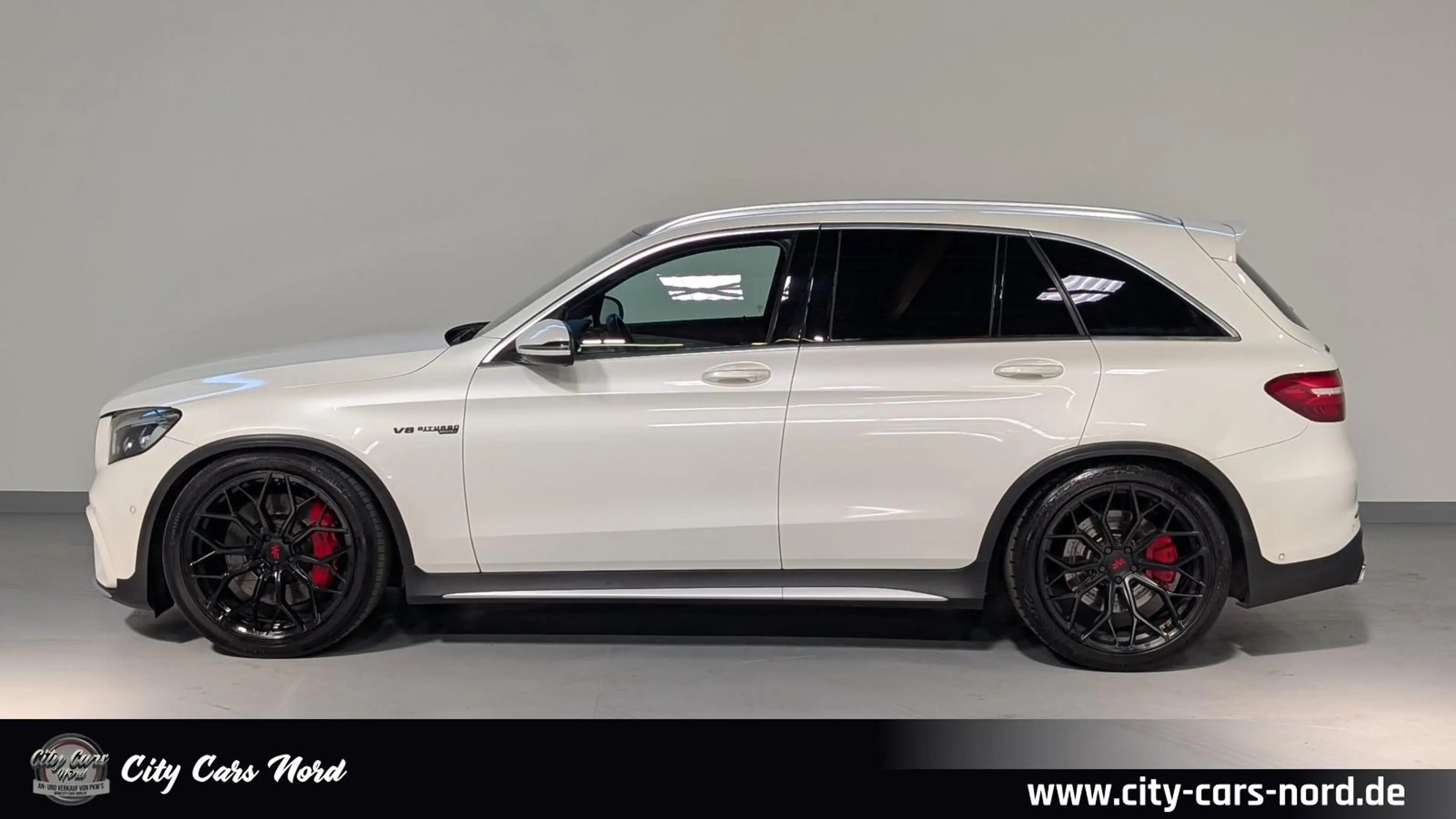 Mercedes-Benz GLC 63 AMG S 4 MATIC PANO+AHK+BURMESTER+DTR+ — photo 3