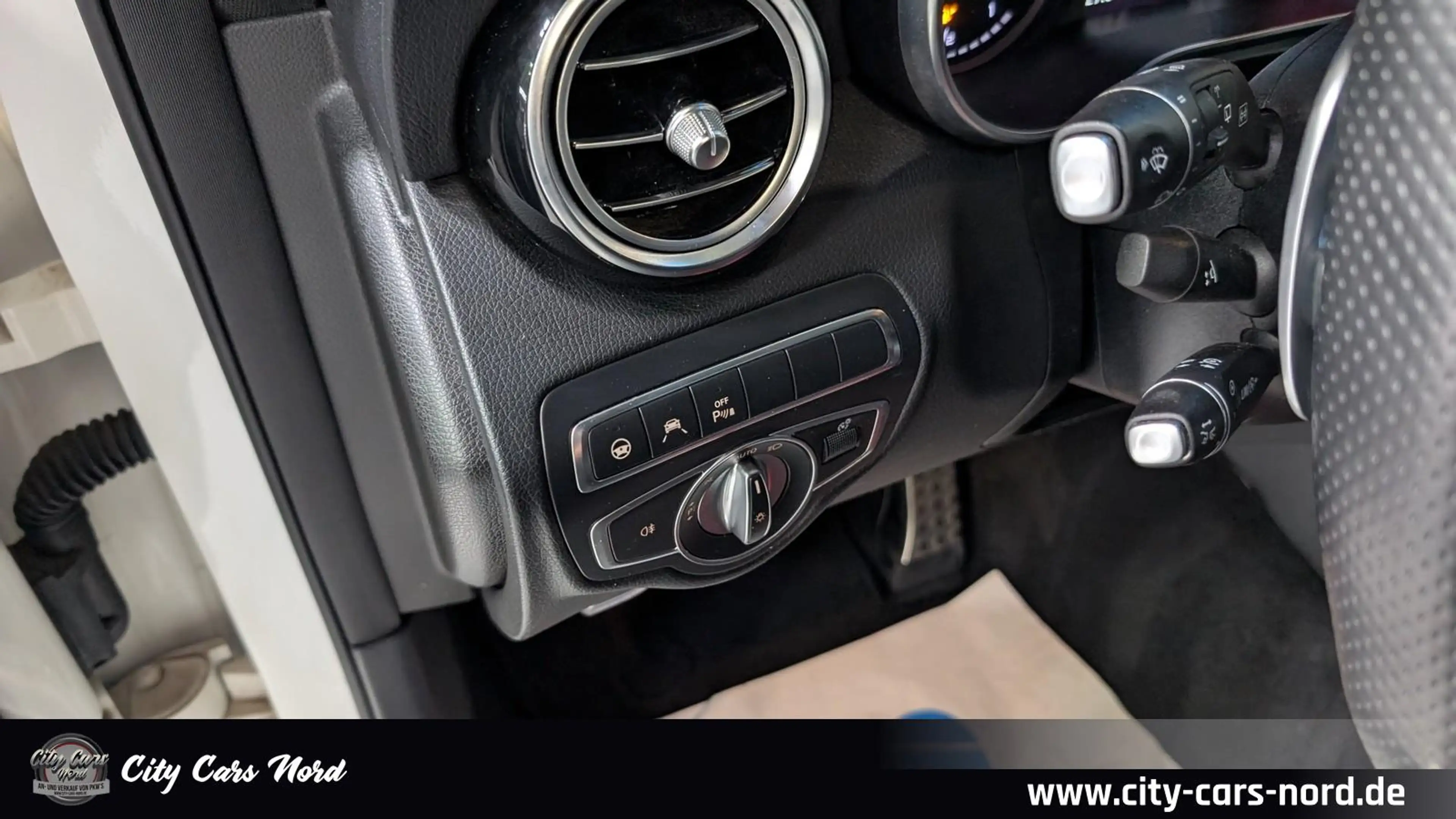 Mercedes-Benz GLC 63 AMG S 4 MATIC PANO+AHK+BURMESTER+DTR+ — photo 14