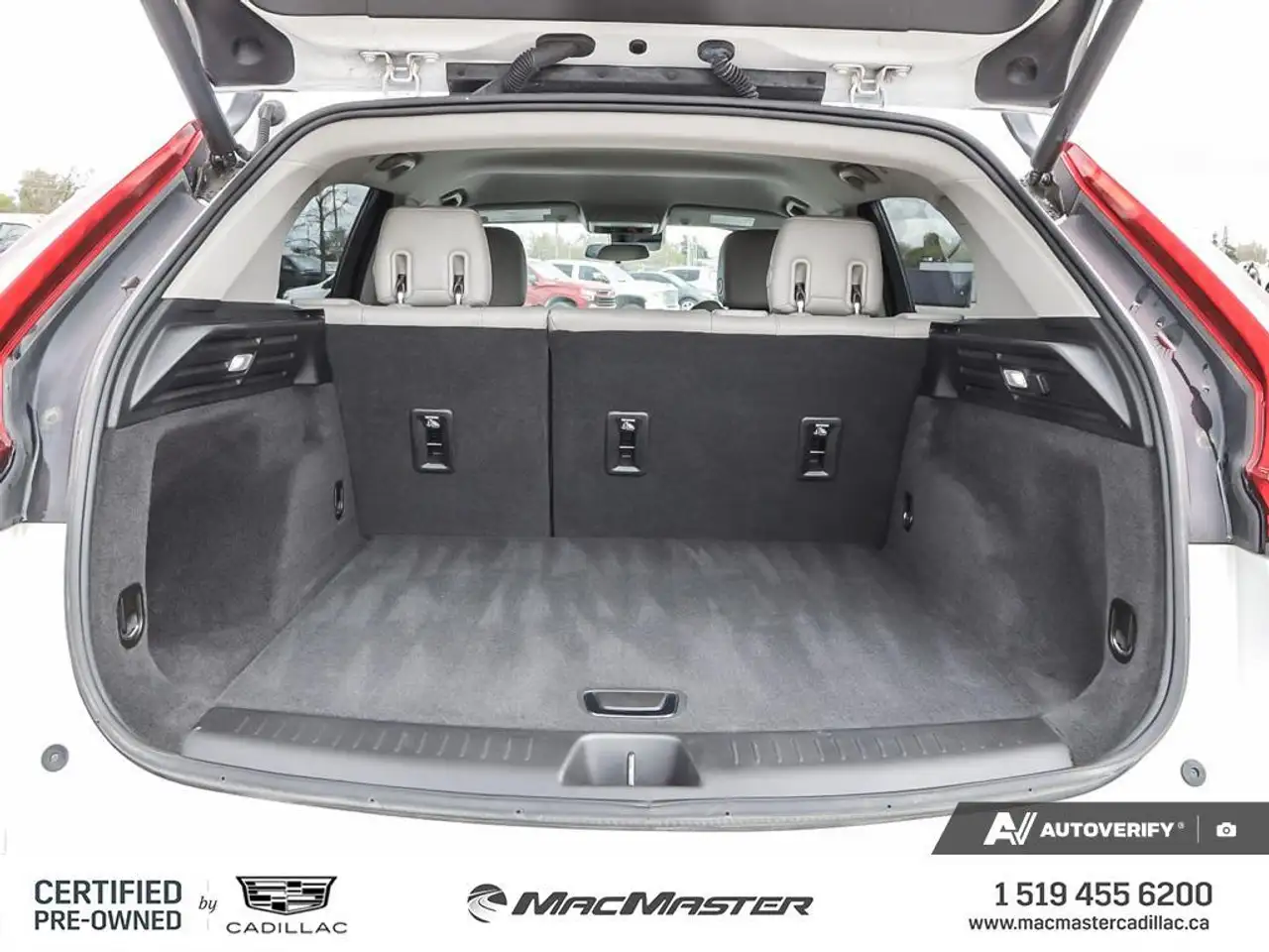 Cadillac XT4 снимка Cadillac XT4