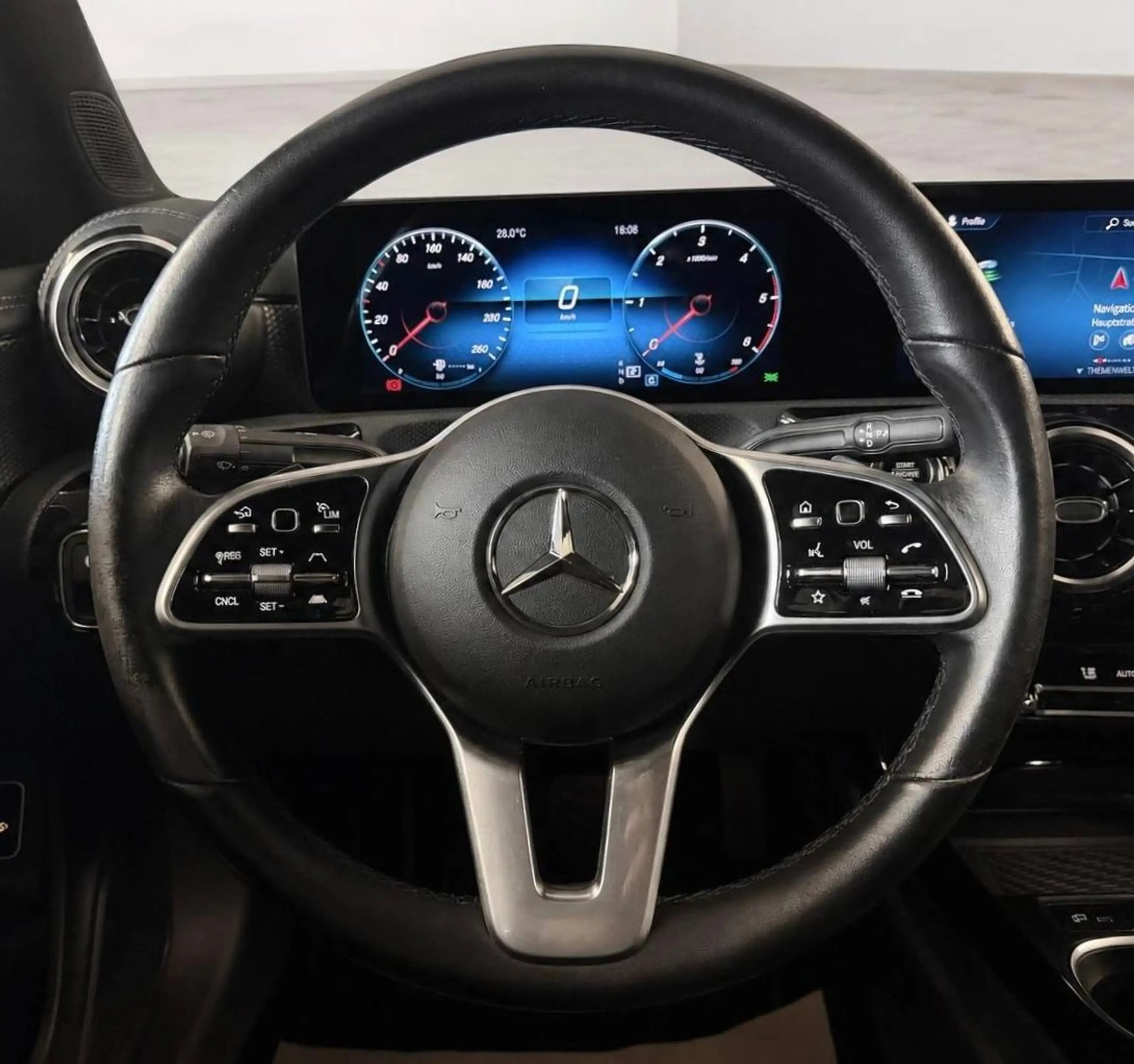 Mercedes-Benz CLA 220 d Head-Up/360°Kamera/Memory/Multibeam — photo 14