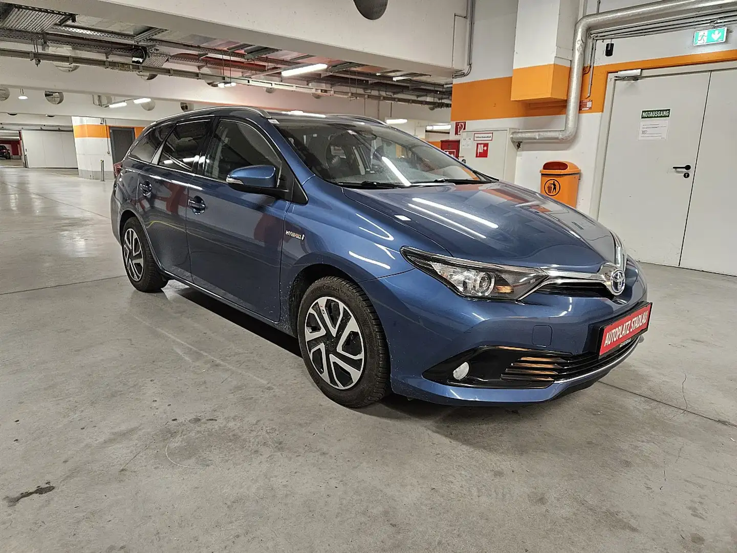 Toyota Auris TS 1,8 VVT-i Hybrid Lounge Blau - 2