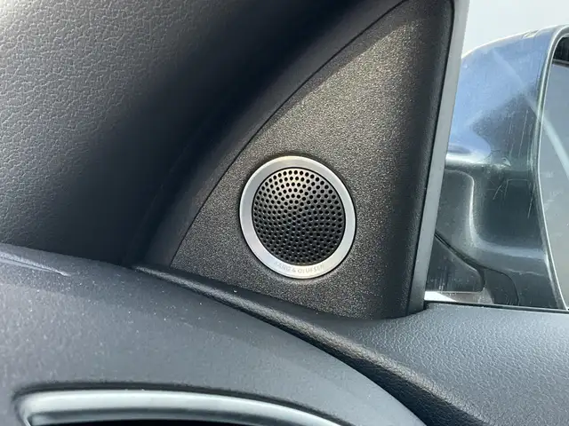 Audi A5 Cabriolet view 4