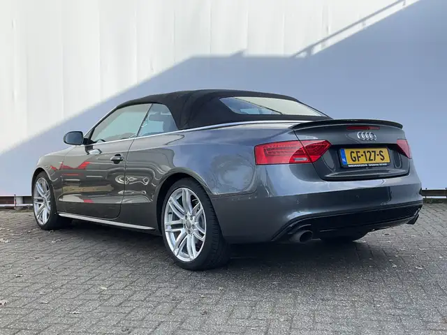 Audi A5 Cabriolet view 2
