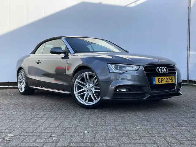 Audi A5 Cabriolet view 14