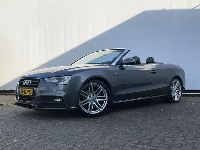Audi A5 Cabriolet view 11
