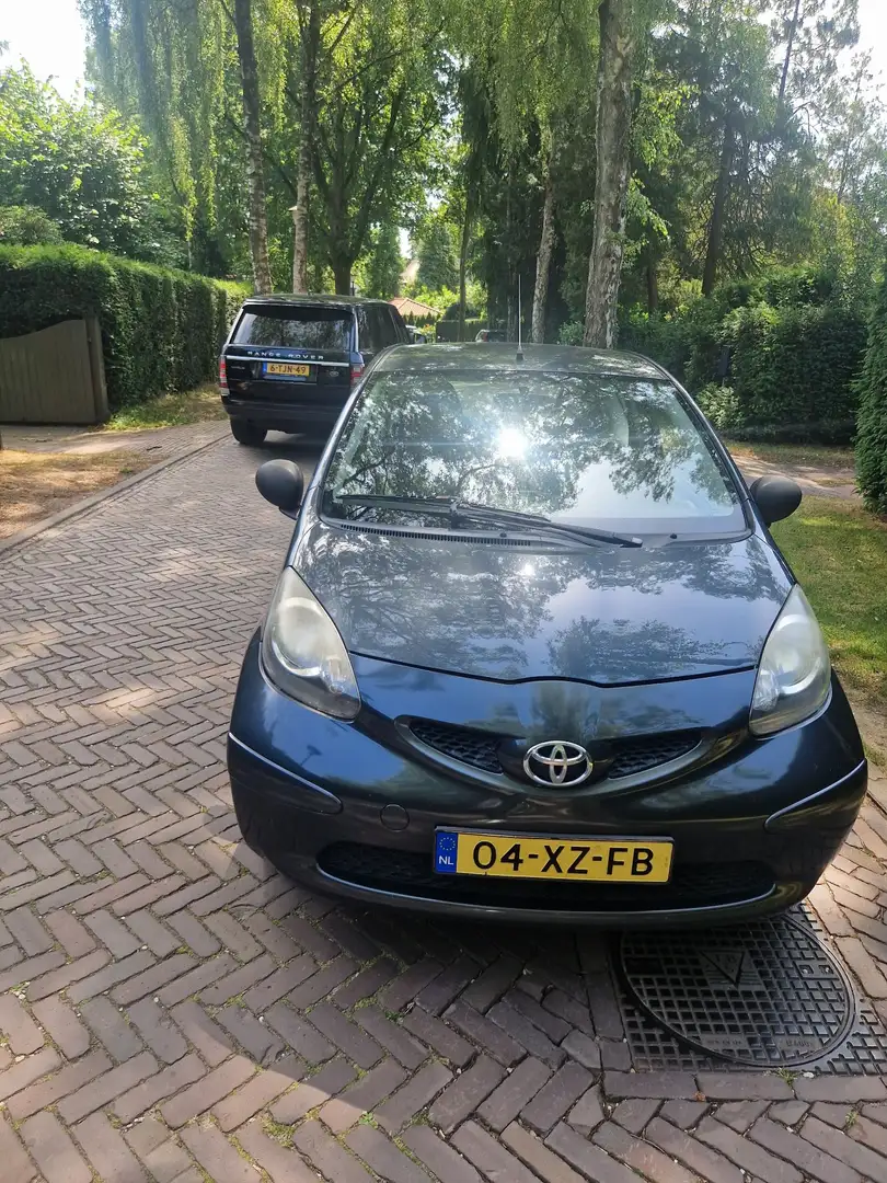 Toyota Aygo 1.0-12V Grijs - 2