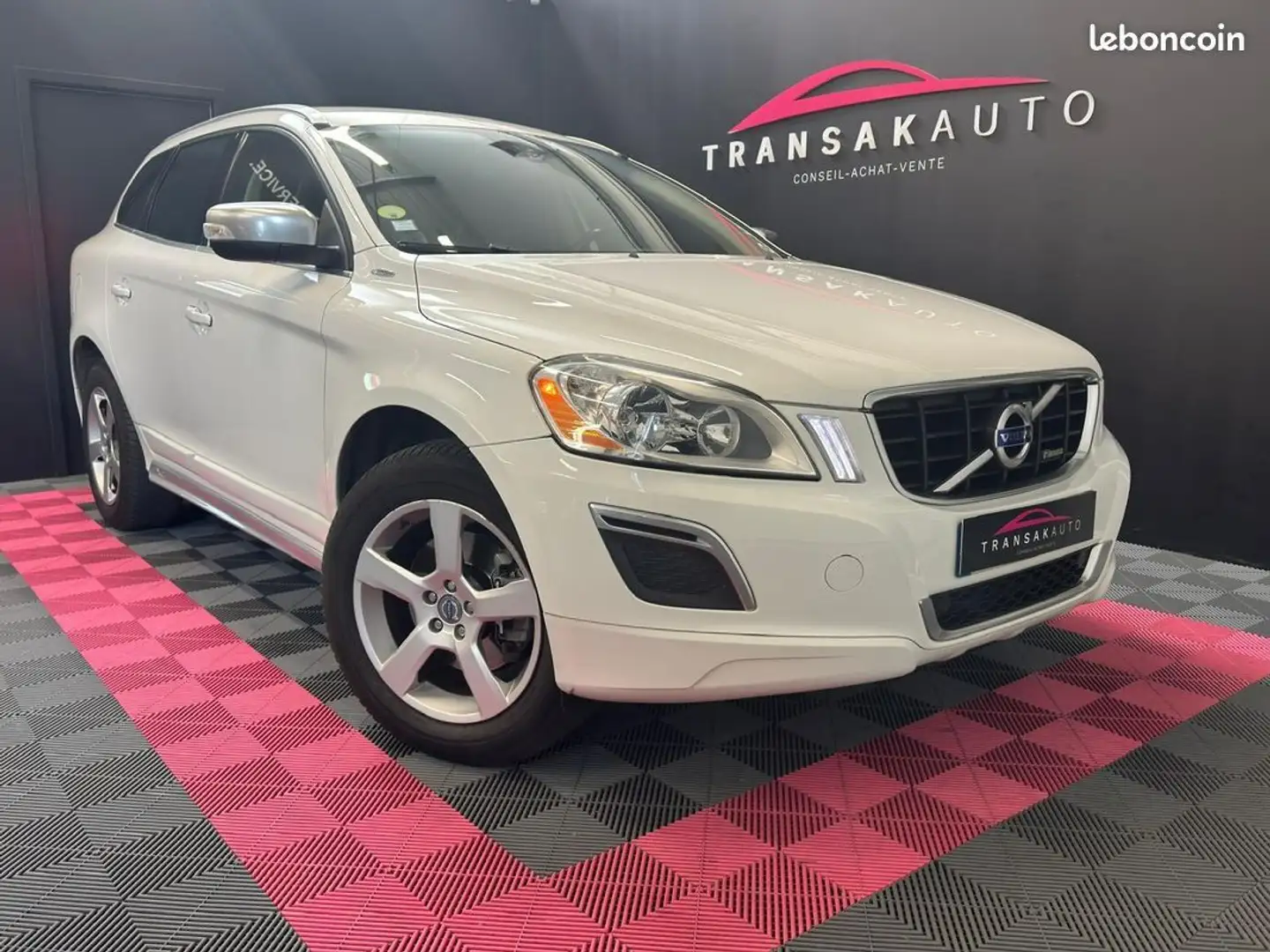 Volvo XC60 5 Cylindres 163ch D3 R-Design Geartronic SECONDE M Blanco - 1