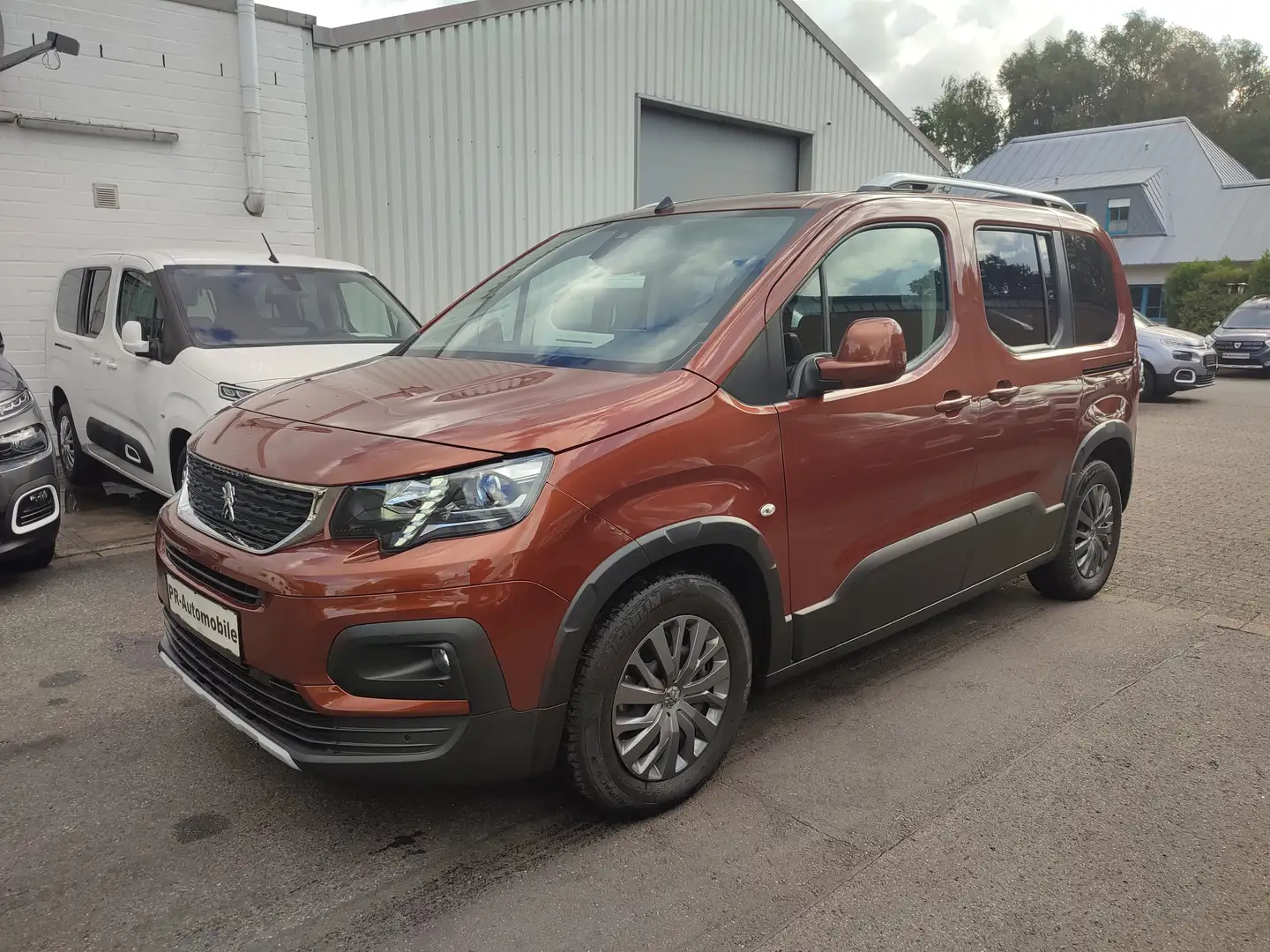 Peugeot Rifter PureTech 130 EAT8 Klimaaut/PDC v+h/Cam Brun - 1