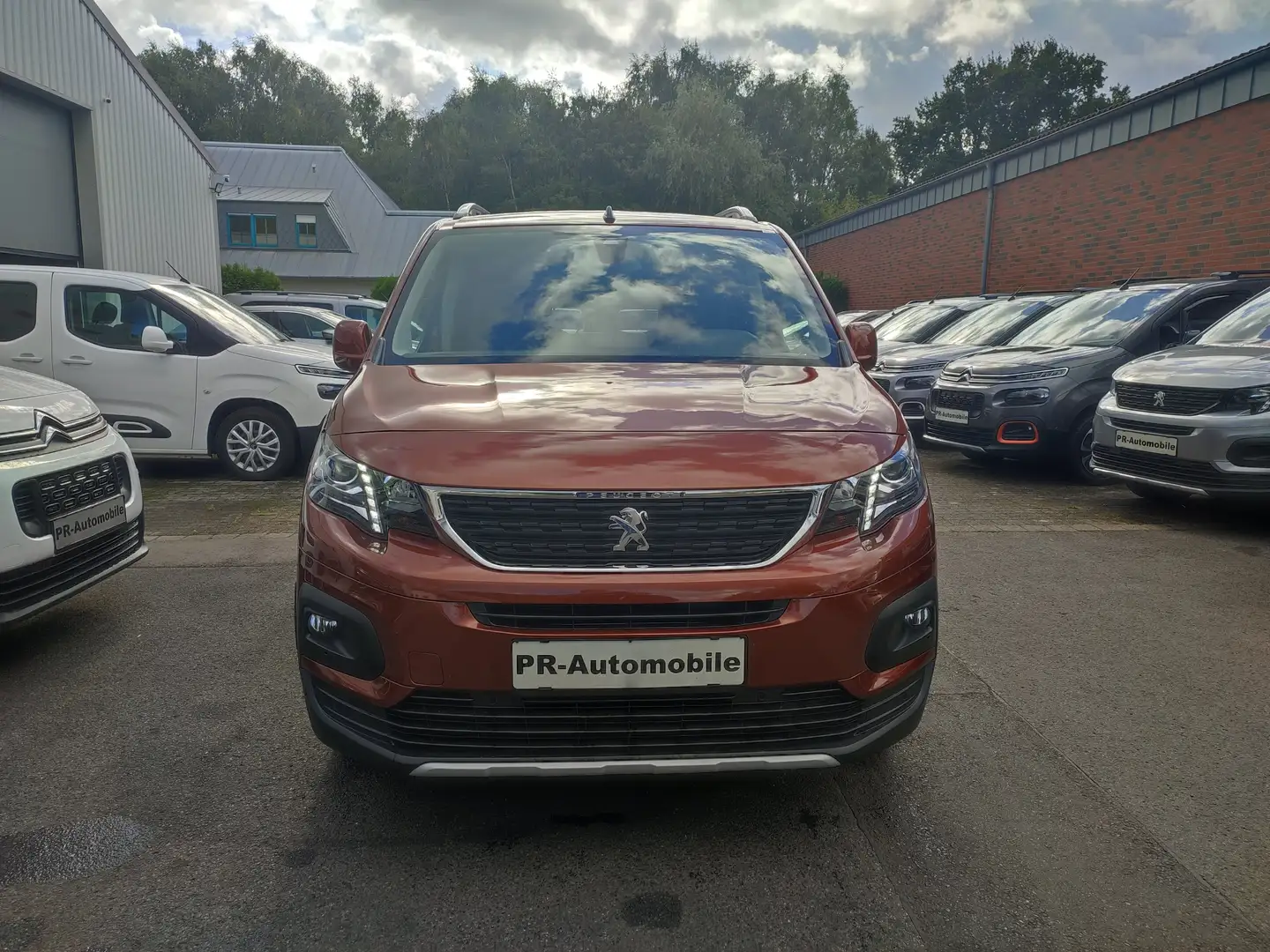 Peugeot Rifter PureTech 130 EAT8 Klimaaut/PDC v+h/Cam Brun - 2