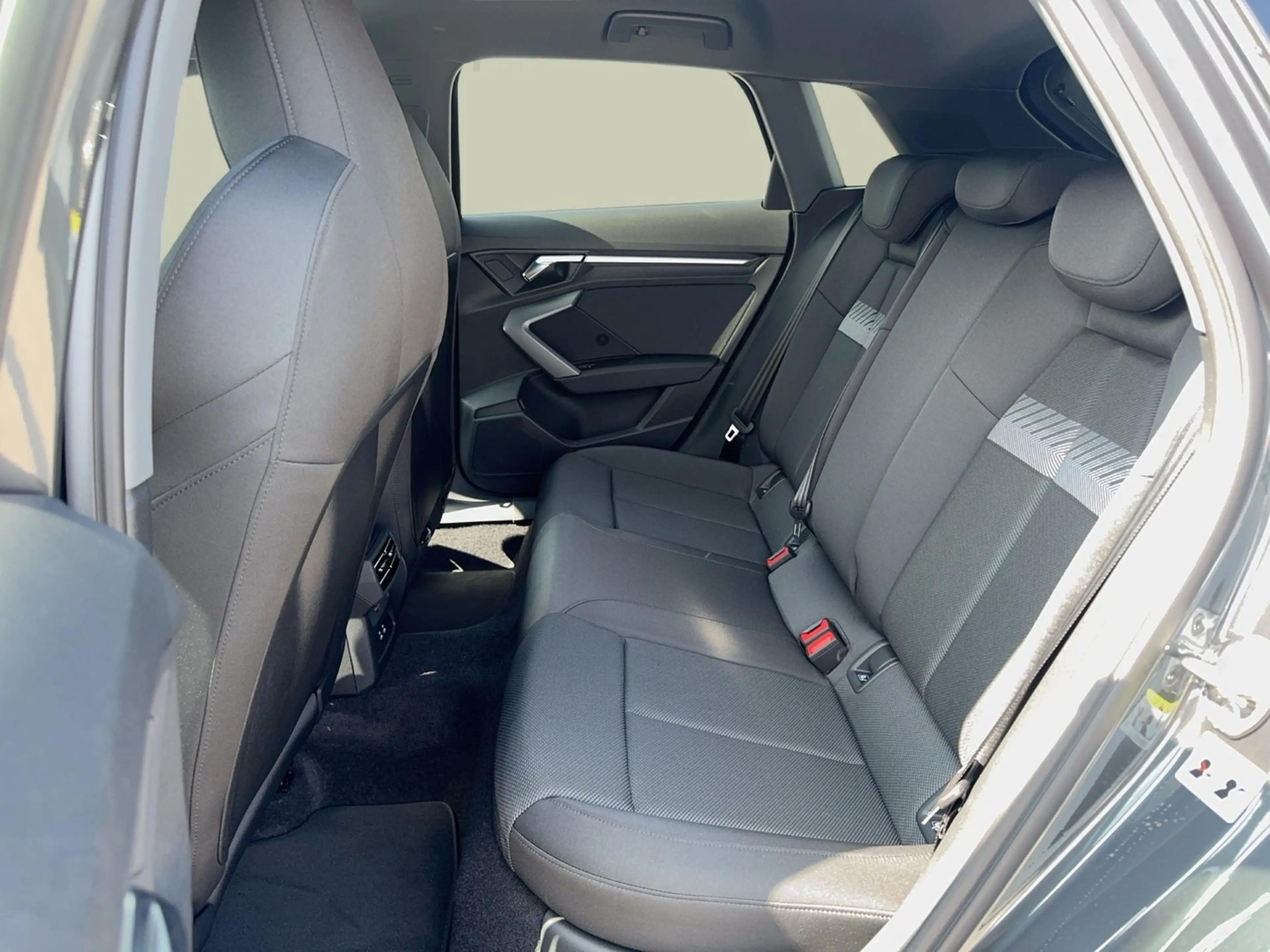 Audi A3 30 TFSI — photo 12