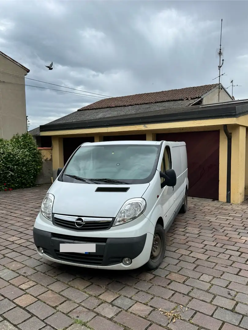 Opel Vivaro - 1