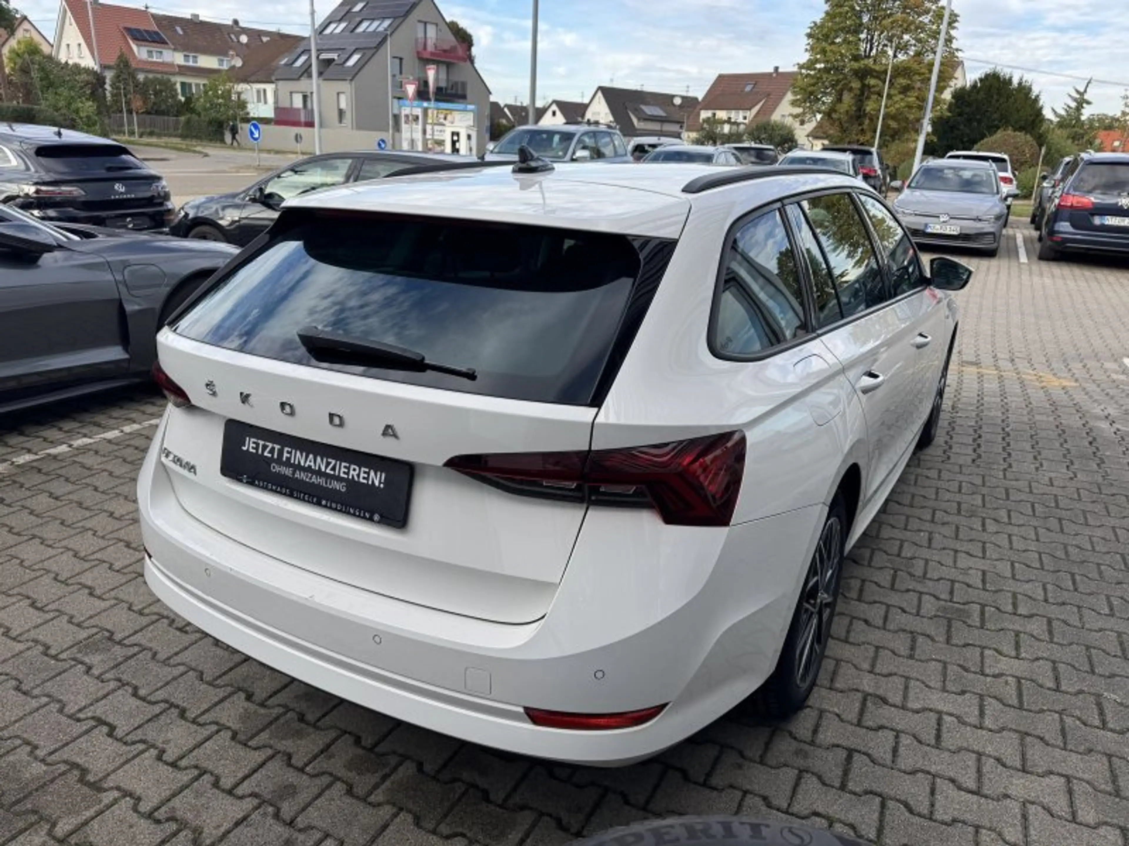 Skoda Octavia Combi 2.0 TDI Clever Kamera LED Tempomat Sitzheizu — photo 7