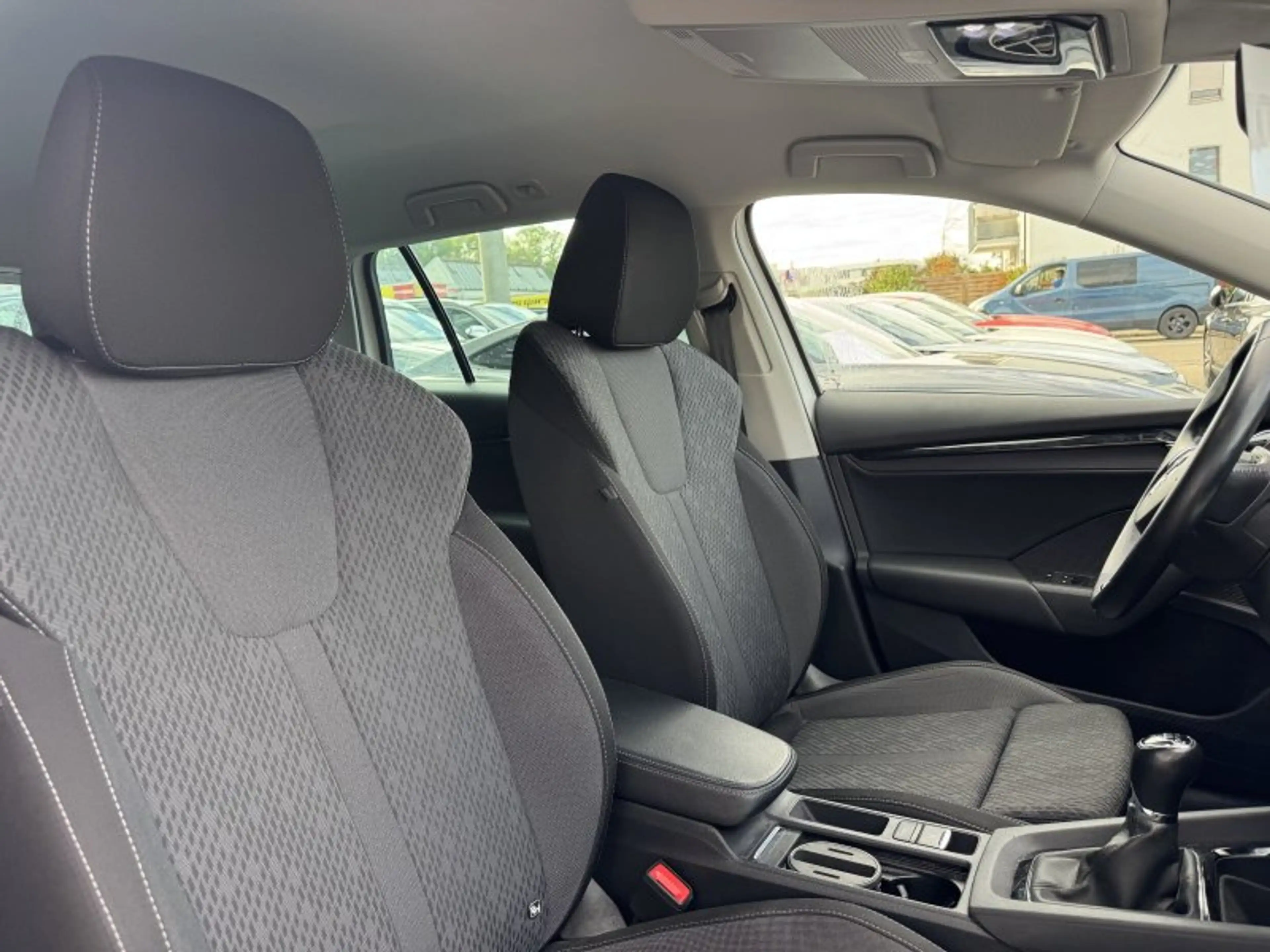 Skoda Octavia Combi 2.0 TDI Clever Kamera LED Tempomat Sitzheizu — photo 14