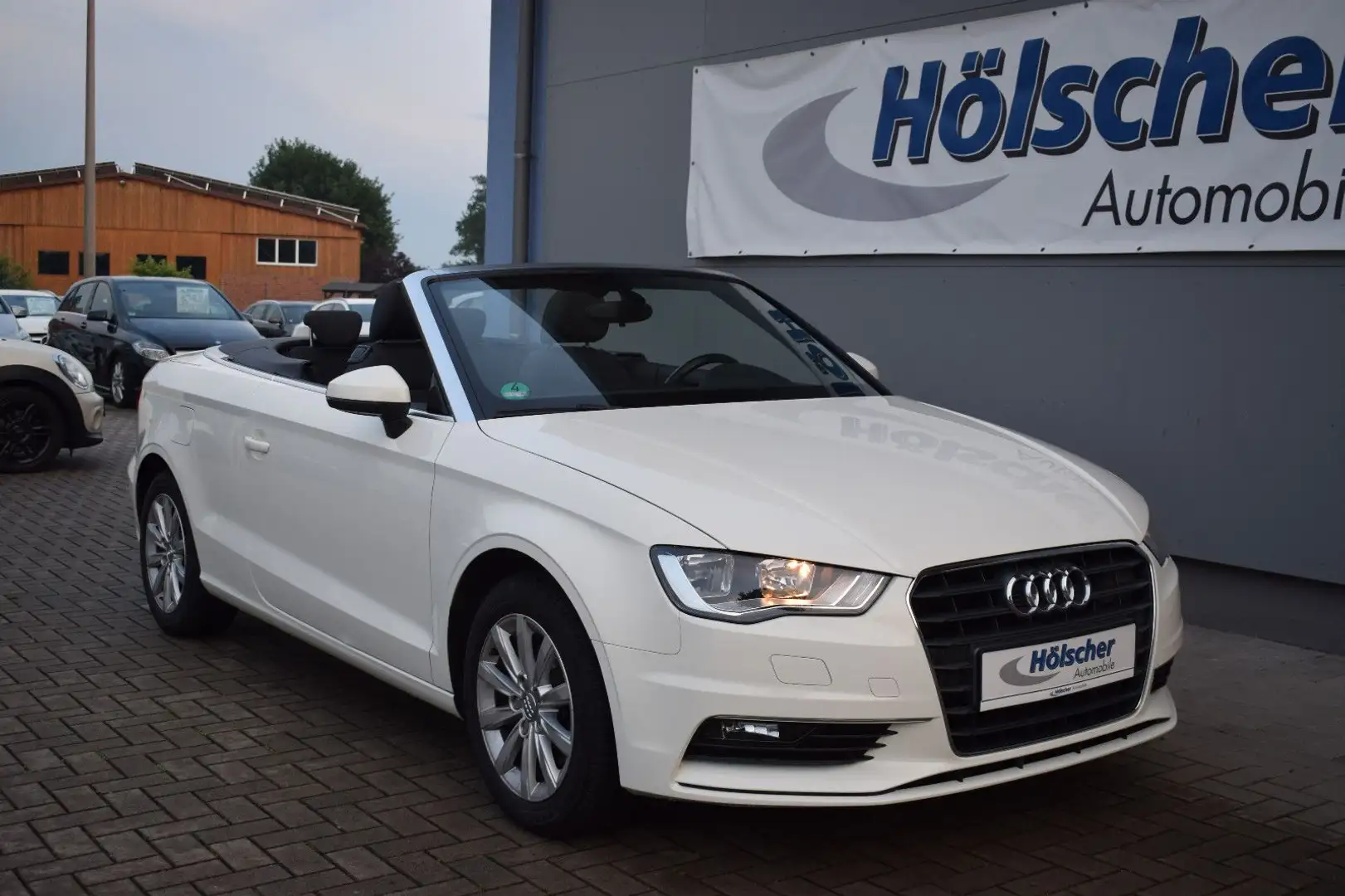 Audi A3 Attraction Cabriolet,,Sitzh,Parks, Blanco - 1
