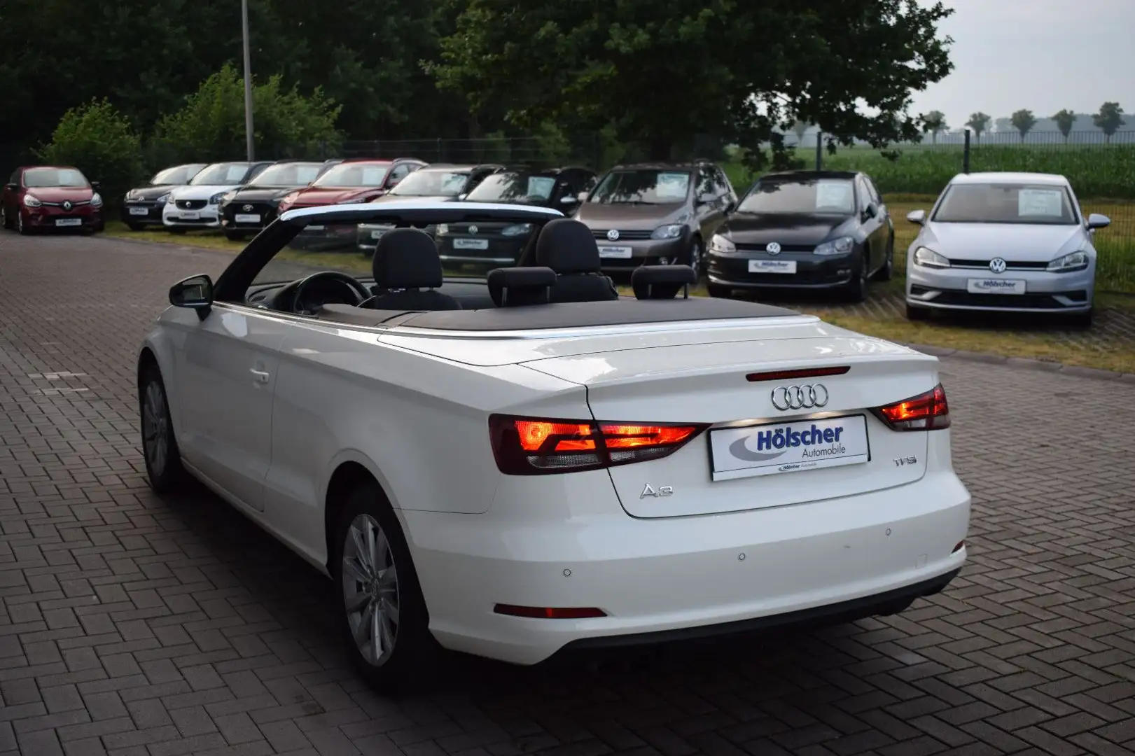 Audi A3 Attraction Cabriolet,,Sitzh,Parks, Blanco - 2