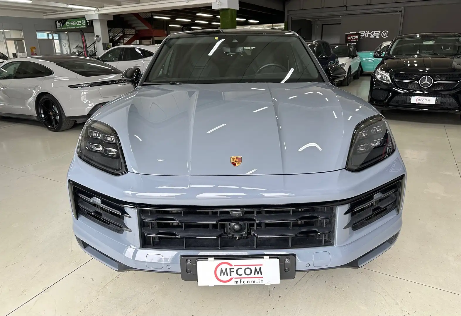 Porsche Cayenne Coupe 3.0 5pti tiptronic NEW MODEL Gris - 2