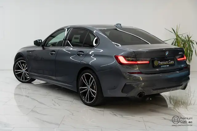 BMW 3 Series view 13