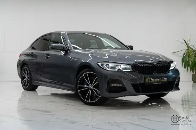 BMW 3 Series view 6