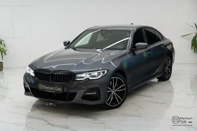 BMW 3 Series view 2