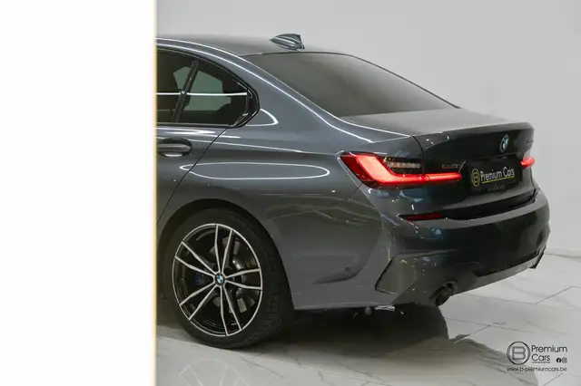 BMW 3 Series view 11