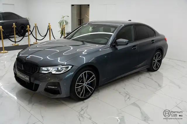 BMW 3 Series view 3