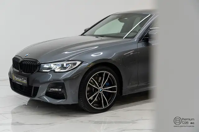 BMW 3 Series view 12