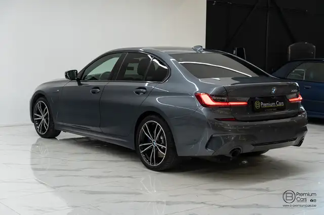 BMW 3 Series view 14