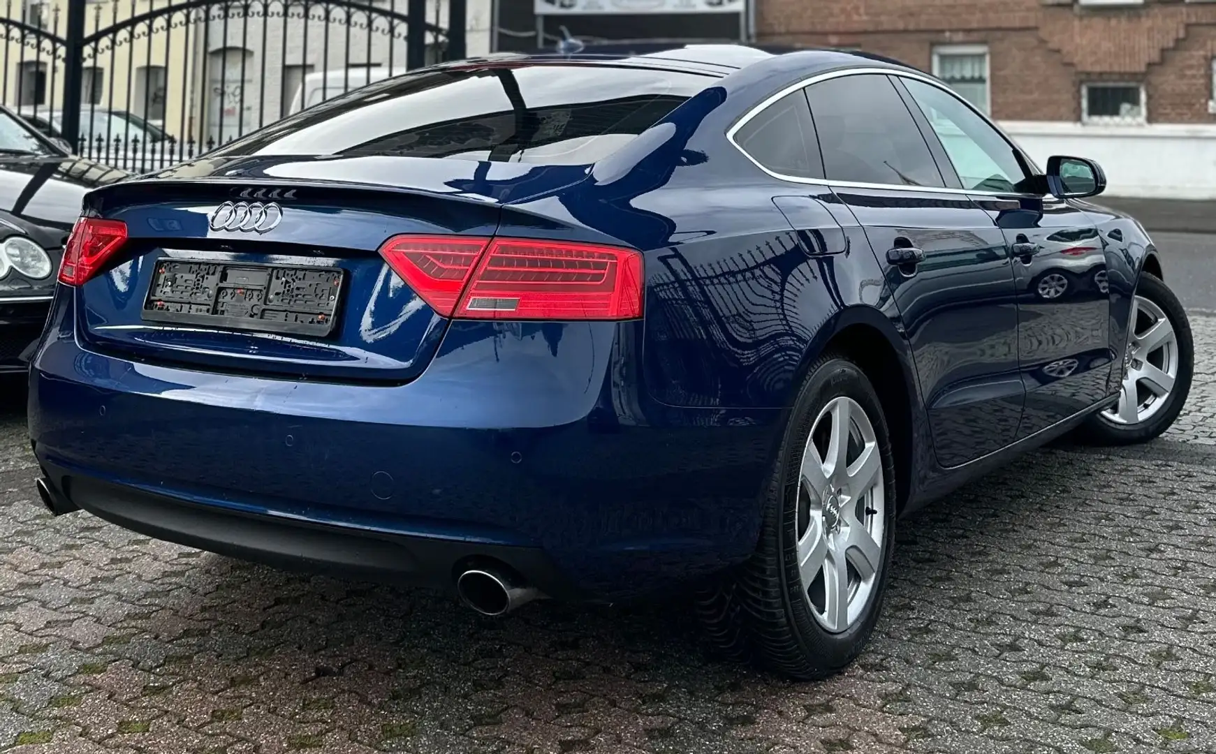Audi A5 SPORTBACK NAVI-AUTOMA-LEDER-TEMPO-SHZ-XENON Blau - 2