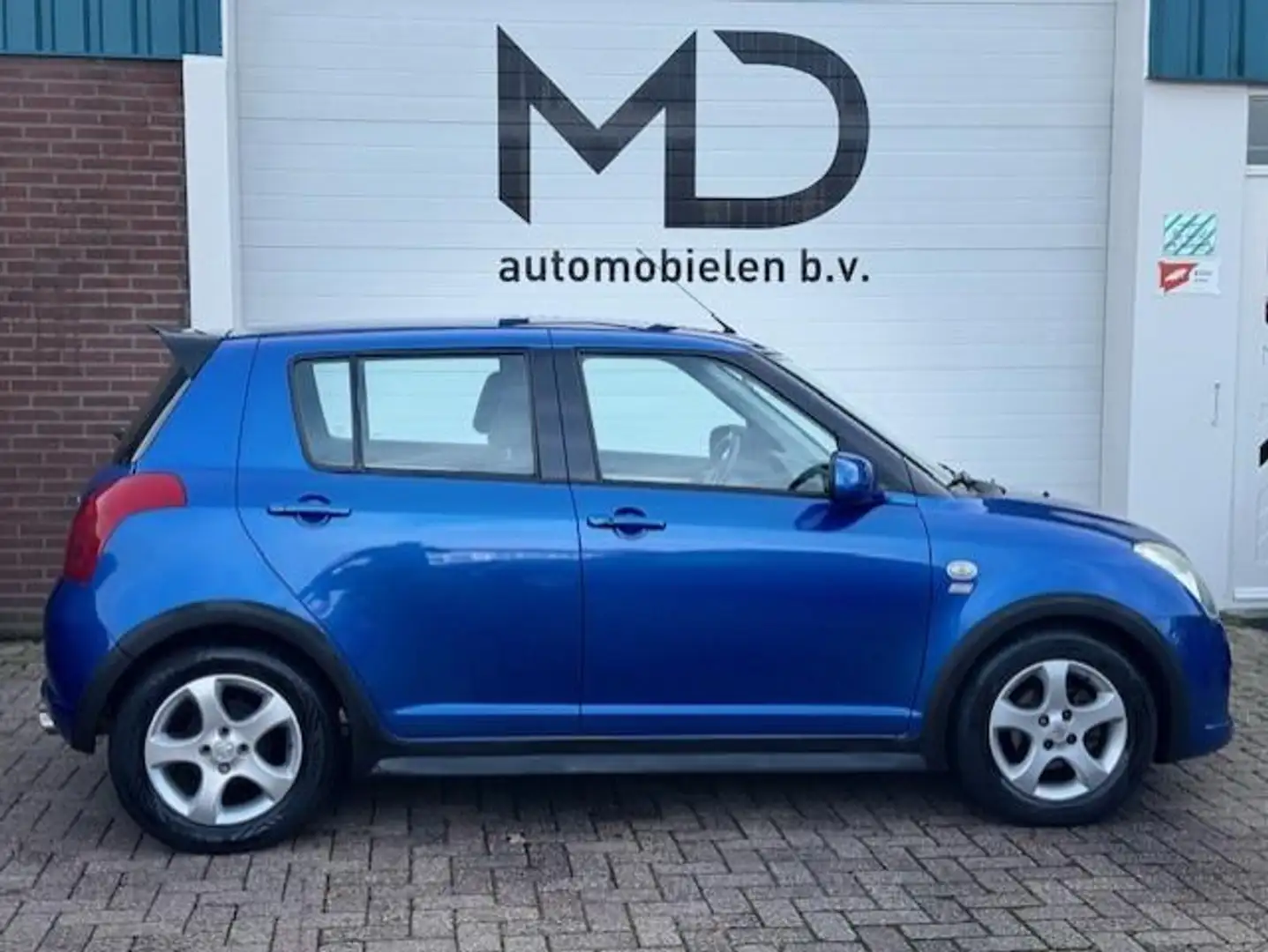 Suzuki Swift 1.5 Exclusive GT - 1e eigenaar -Automaat-Cruise Blau - 2