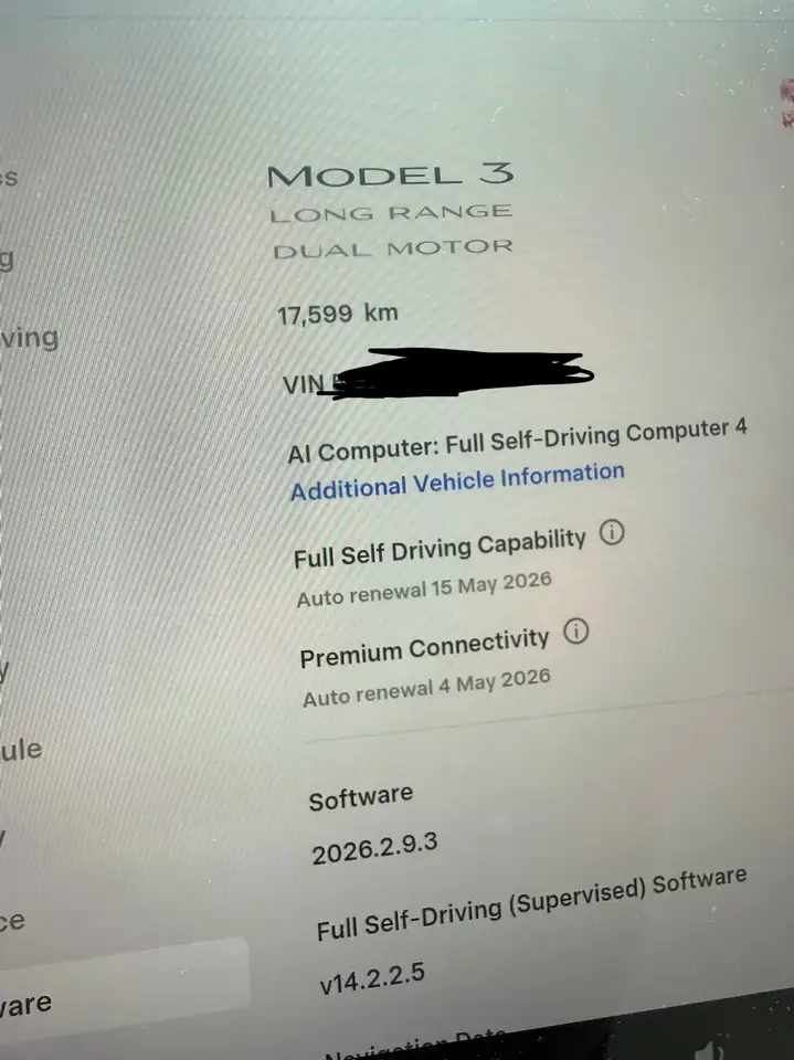 Tesla Model 3 снимка Tesla Model 3