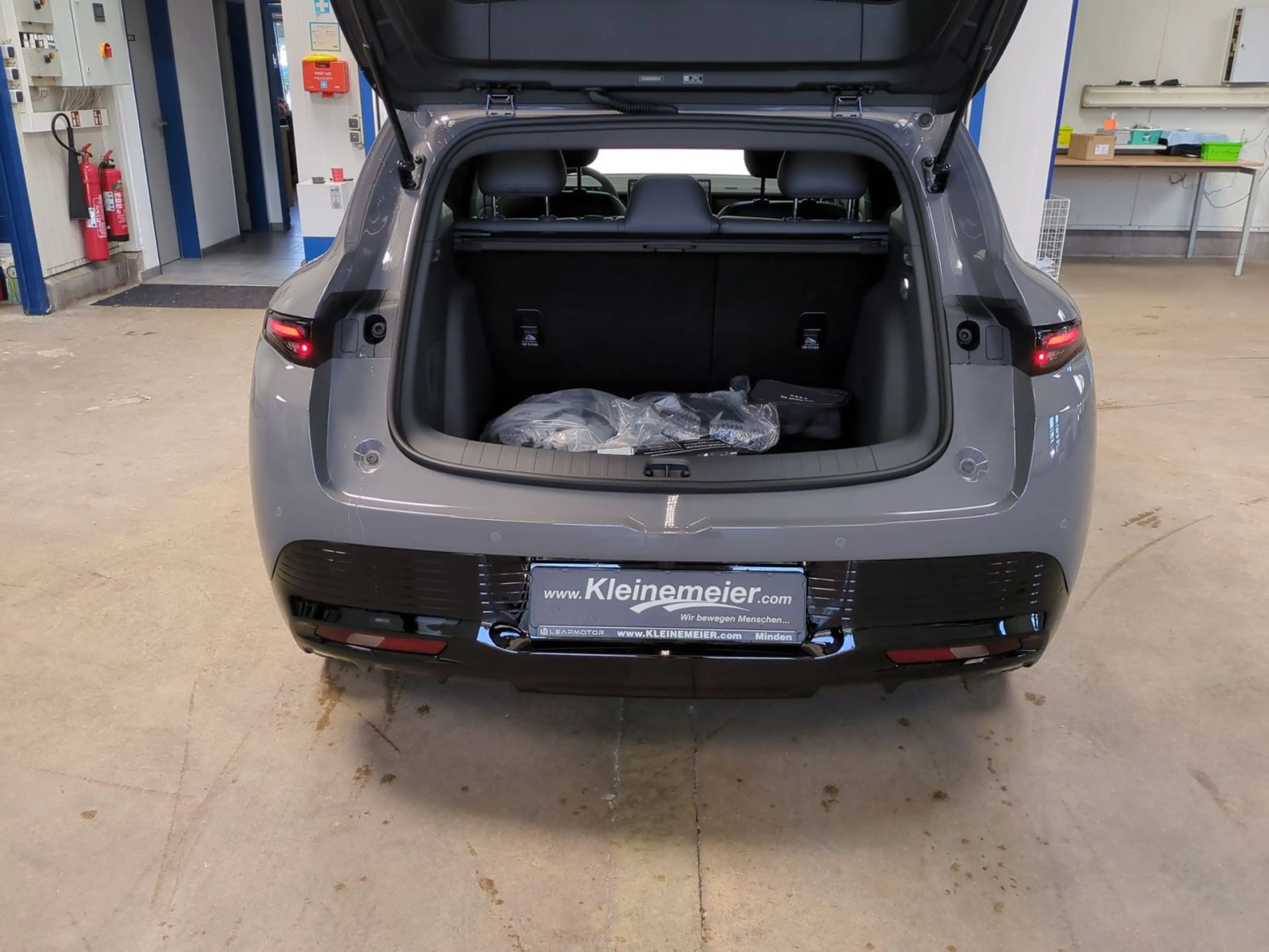 Leapmotor B05 BEV 67,1 kWh Design ProMax — photo 10