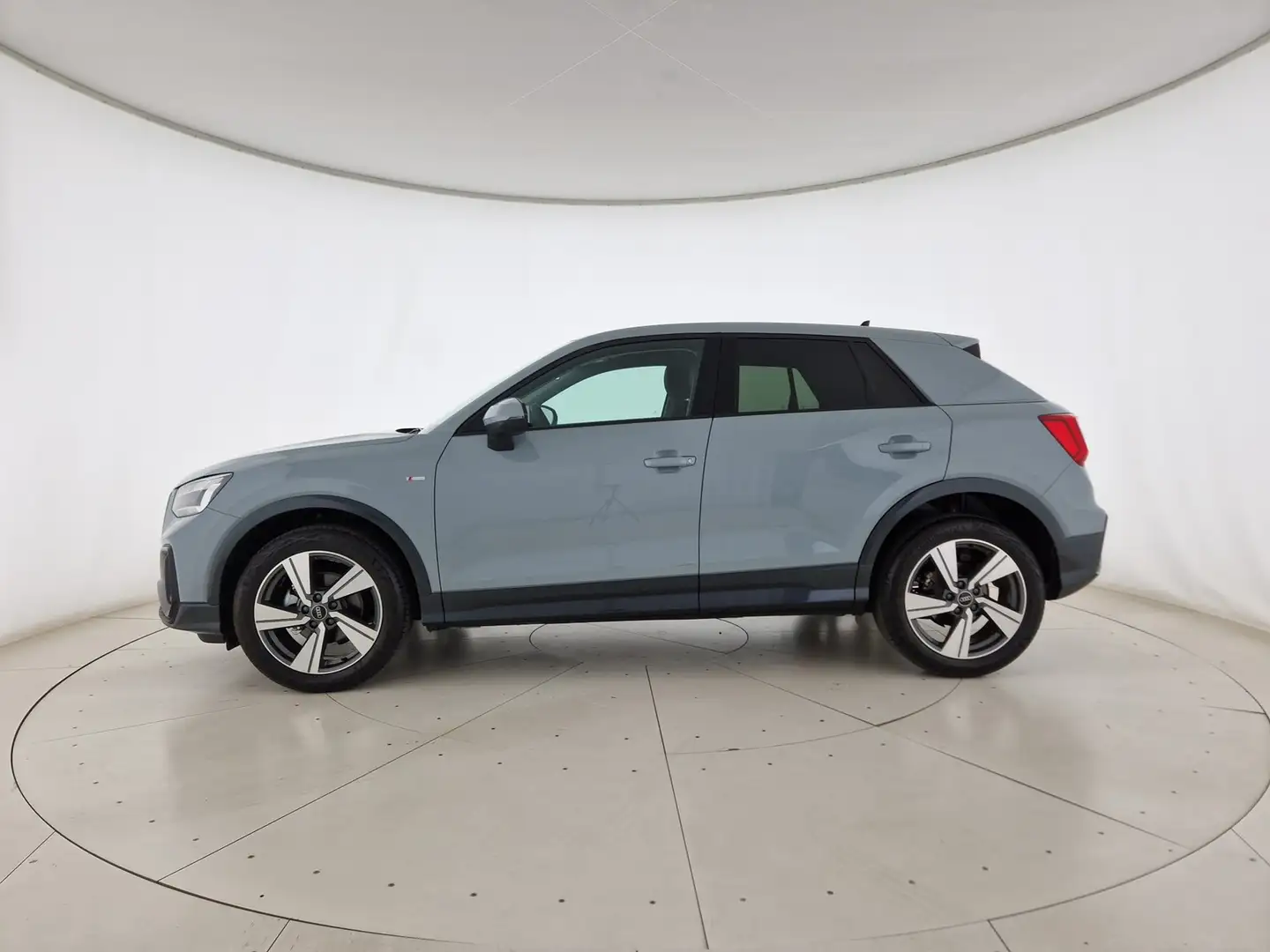 Audi Q2 30 2.0 tdi s line edition Grigio - 2