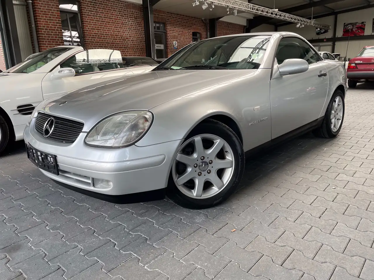 Mercedes-Benz SLK 230