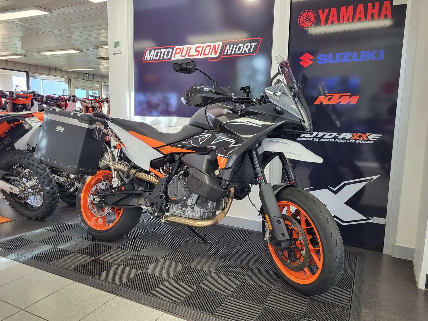 KTM 890 SMT Naranja - 1