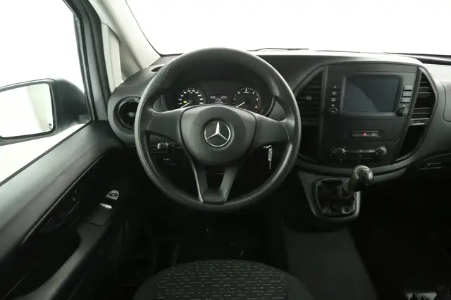 Mercedes-Benz Vito view 2