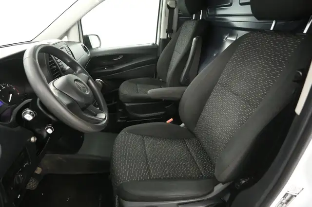 Mercedes-Benz Vito view 9