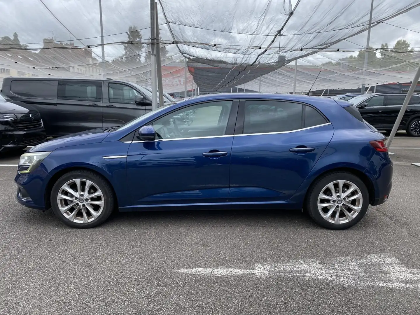 Renault Megane IV 1.5 Energy dCi 110 EDC Intens AVEC ATTELAGE Blau - 2