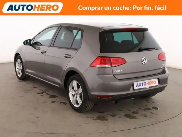 Volkswagen Golf view 4