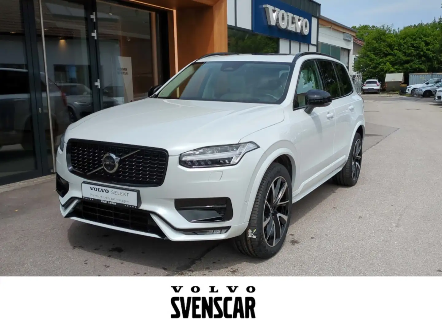 Volvo XC90 Ultimate Dark AWD B5 Benzin Mild-Hybrid EU6d 7-Sit Biały - 1