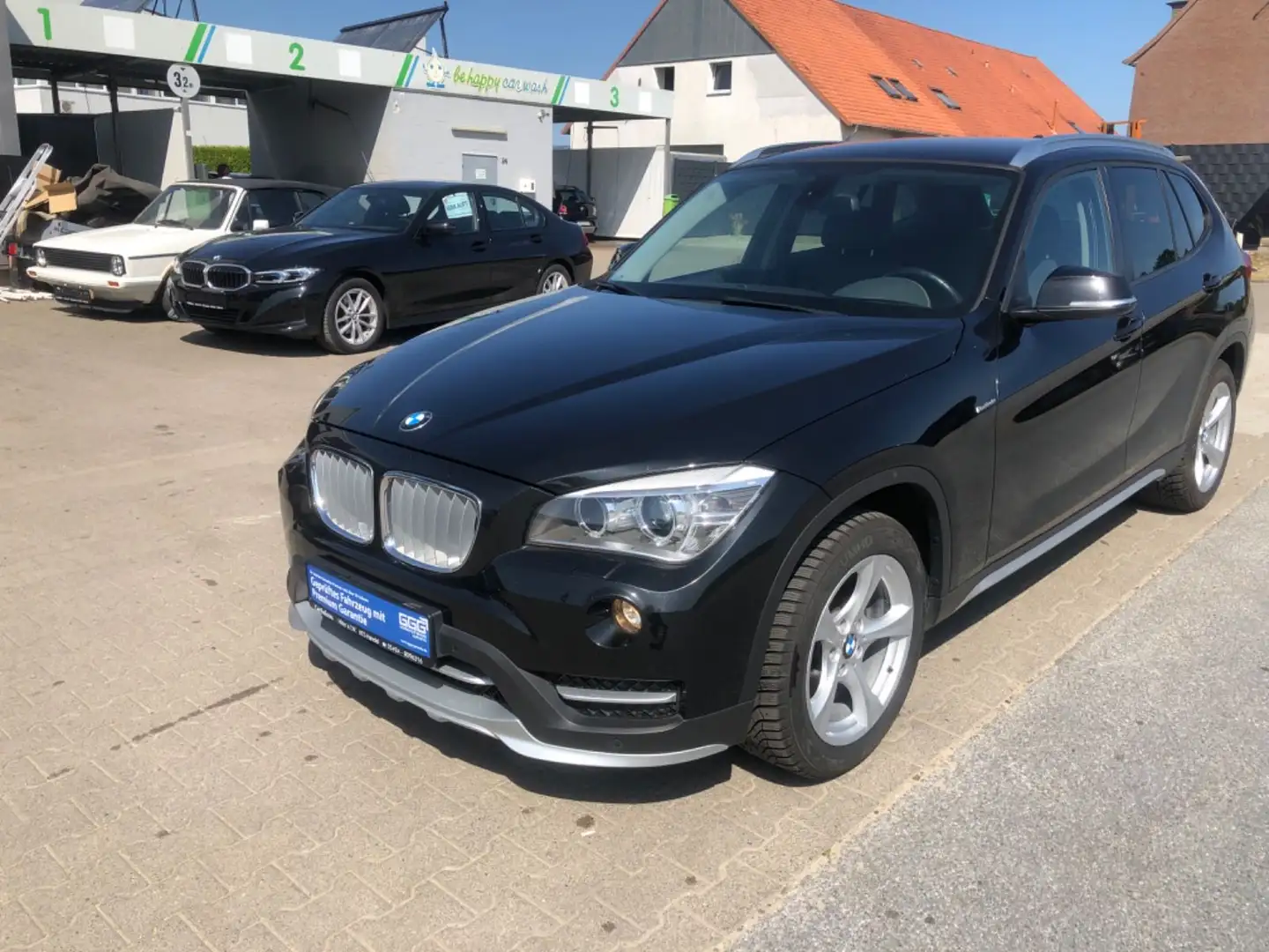 BMW X1 18d xDrive*M-Paket*XENON*PDC*NAVI*SHZ Noir - 1