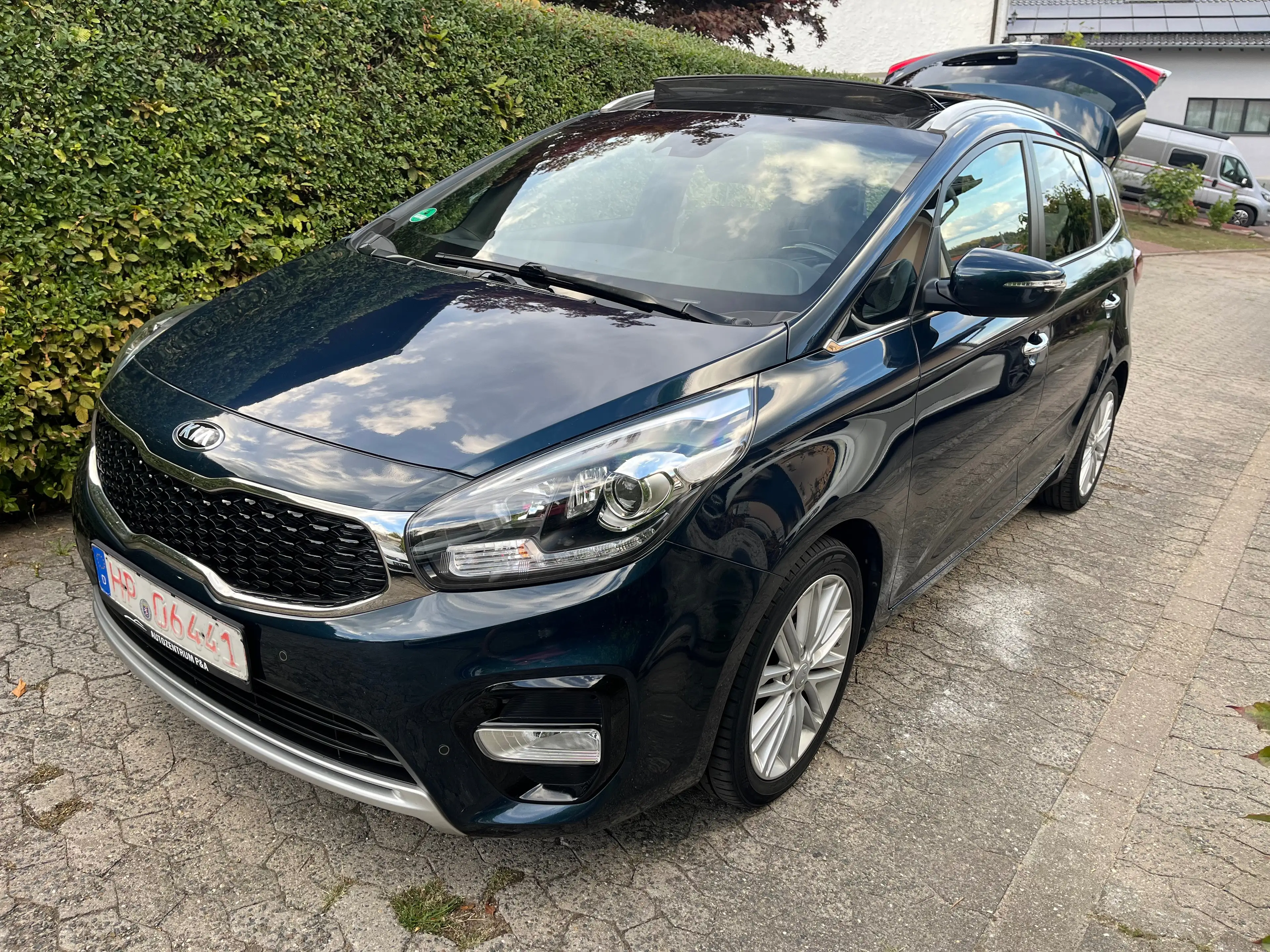 Kia Carens Spirit — photo 2