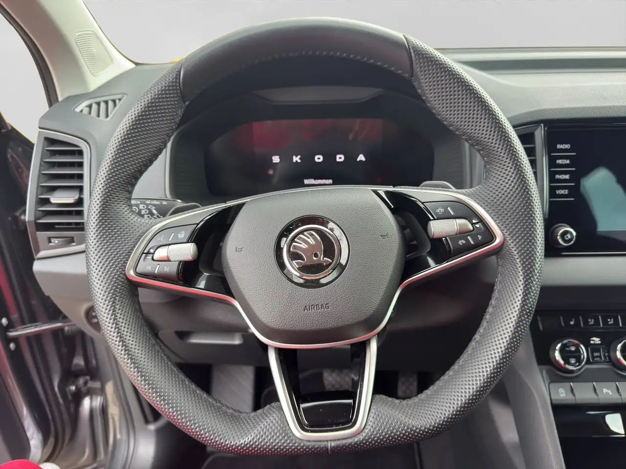 Skoda Karoq Selection 1,5 TSI DSG AHK, RKF, миниатюра 12
