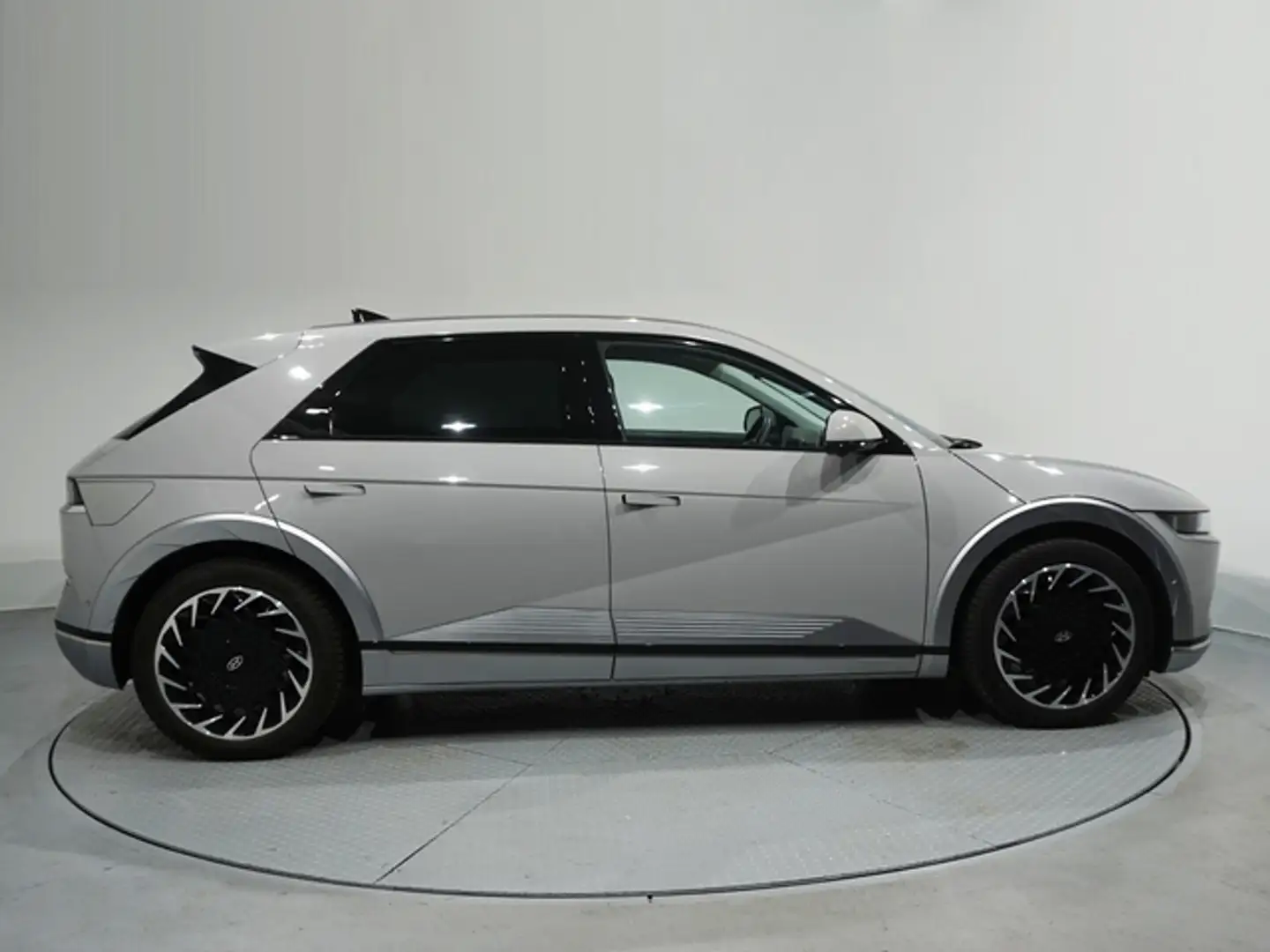 Hyundai IONIQ 5 73kWh Star RWD 160kW Plateado - 2