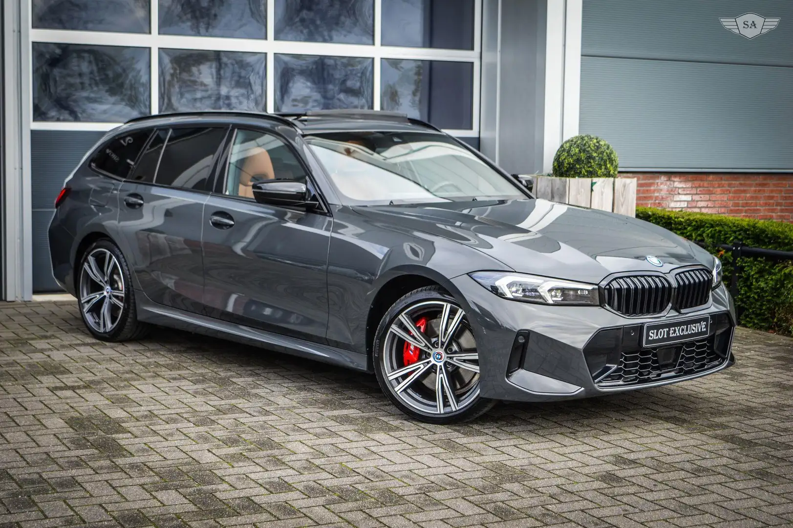 BMW 330 3-serie Touring 330e xDrive|HIGH EXECUTIVE|M-PAKKE Grijs - 2