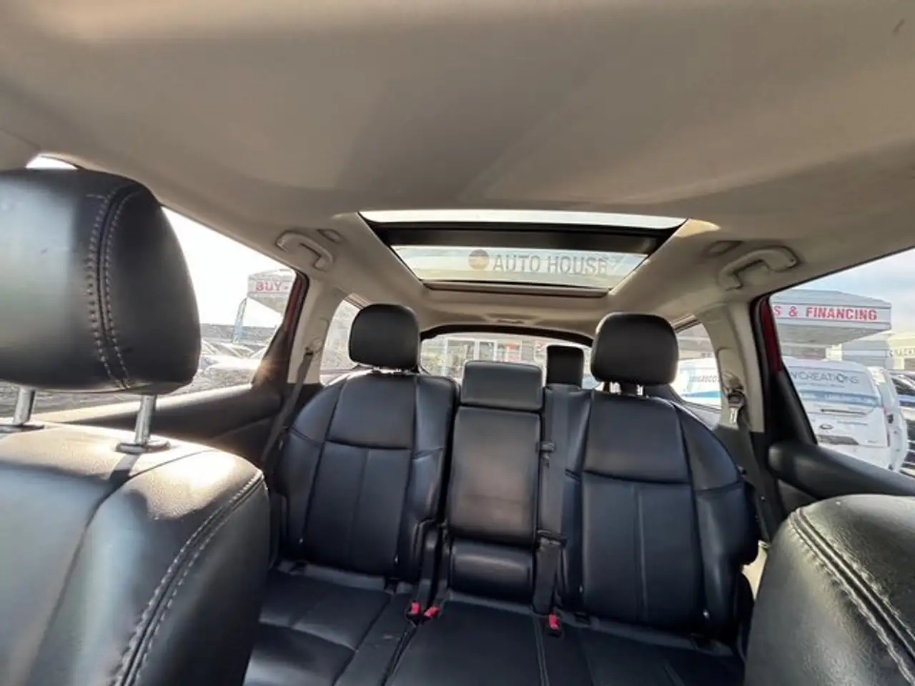 Nissan Pathfinder снимка Nissan Pathfinder