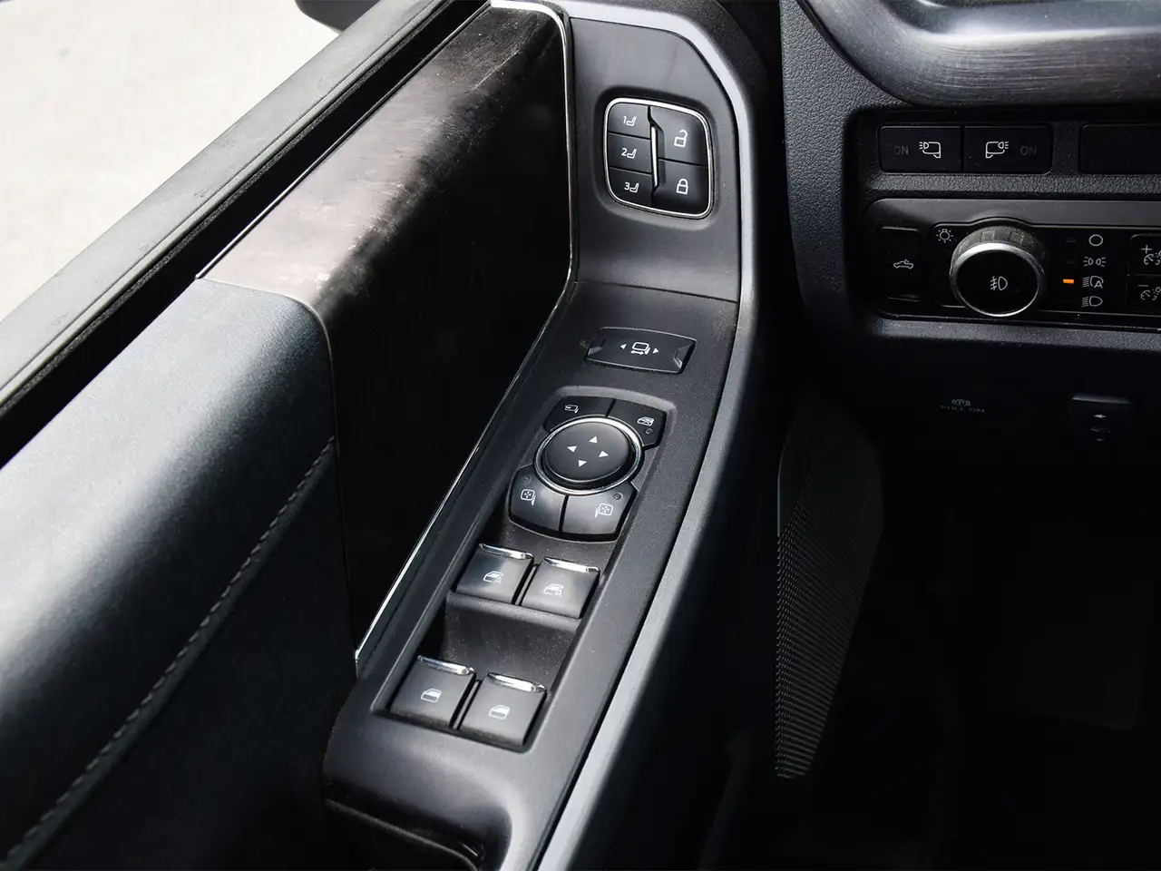 Ford F 350 photo Ford F 350